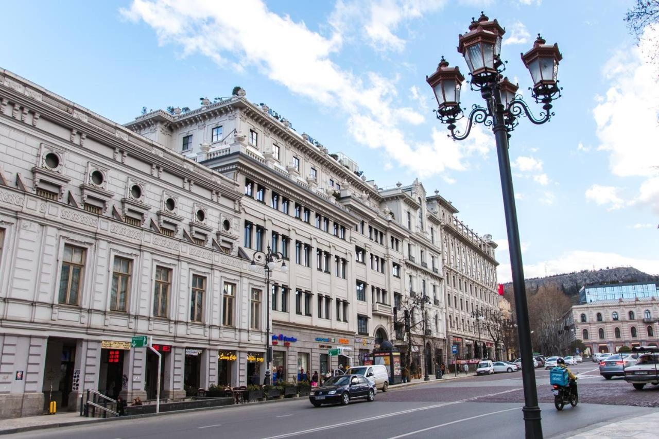 Zharuma Caravan Tbilisi ภายนอก รูปภาพ